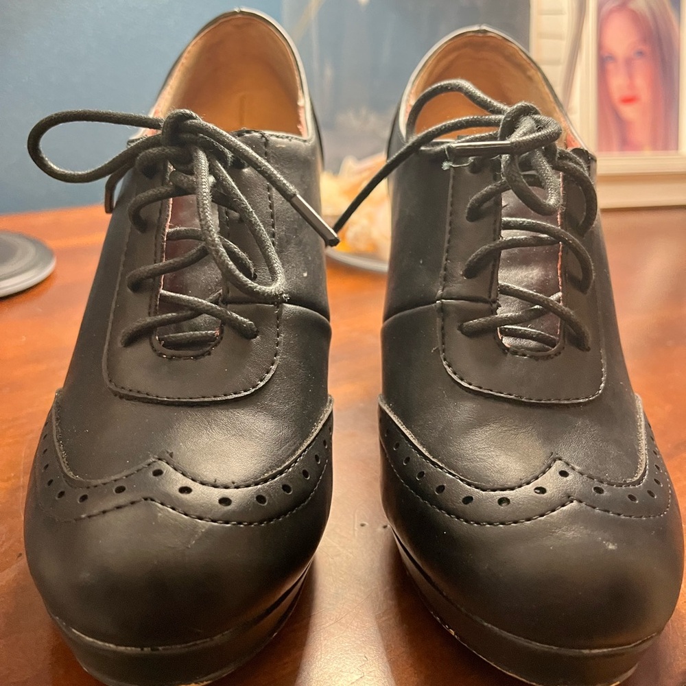 Size 6 Bettie Page heels
